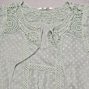 Daniel Rainn Blouse Womens Medium Mint Green Crochet Lace Clip Dot Boho Peplum